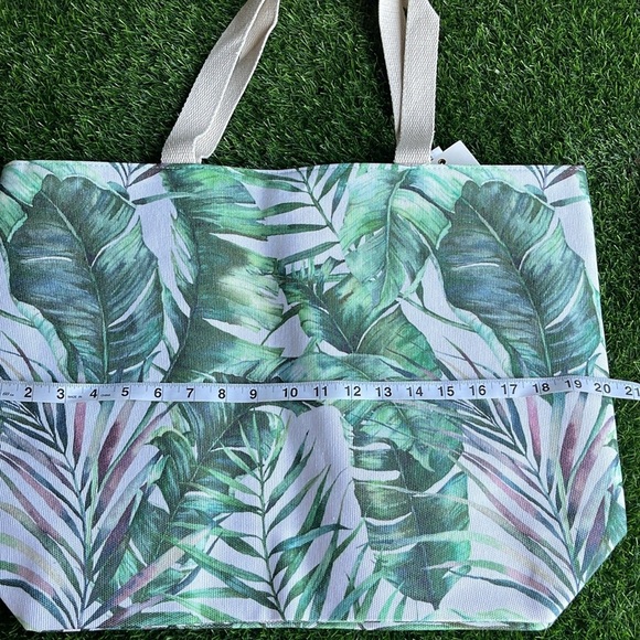 Large Tropical Palm Leaf Print Tote Beach Diaper Bag with Matching Wristlet - Picture 7 of 14
